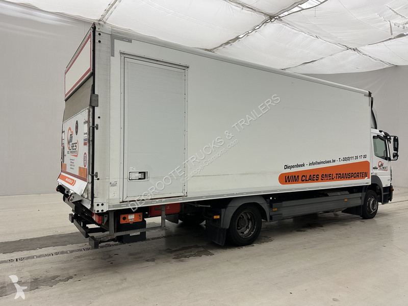 Kamion Mercedes 1221