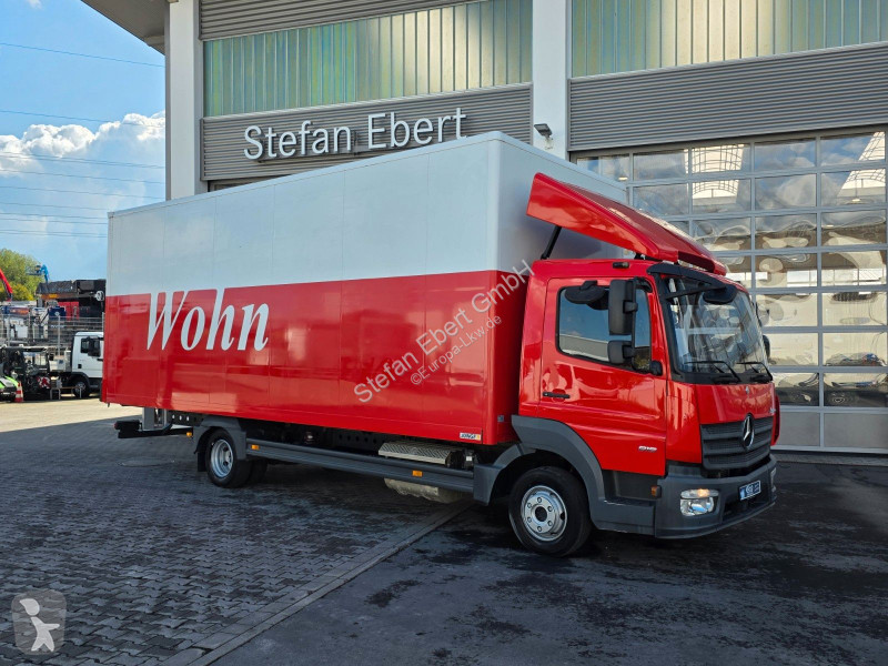 Mercedes 816 L Möbelkoffer Treppe truck