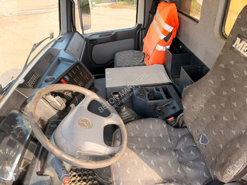 Kamion Mercedes 3348