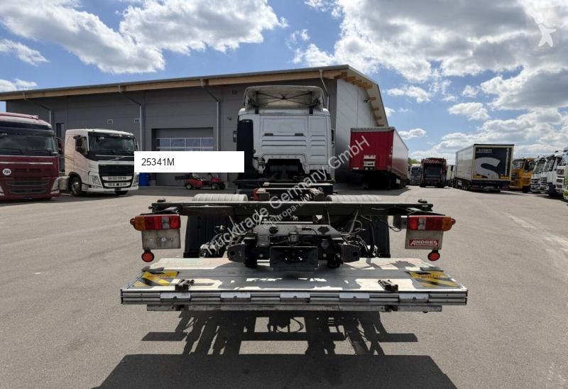 MAN 18.413 4x2 WB LKW AHK truck