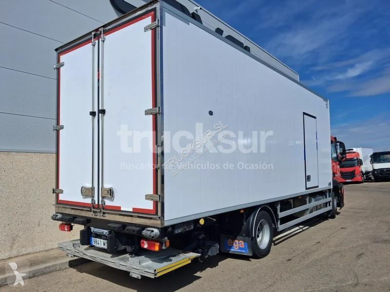 Iveco AD190E34S/P + THERMOKING T1000R truck