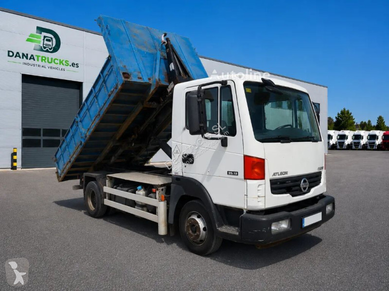 Nissan 5 Tm truck