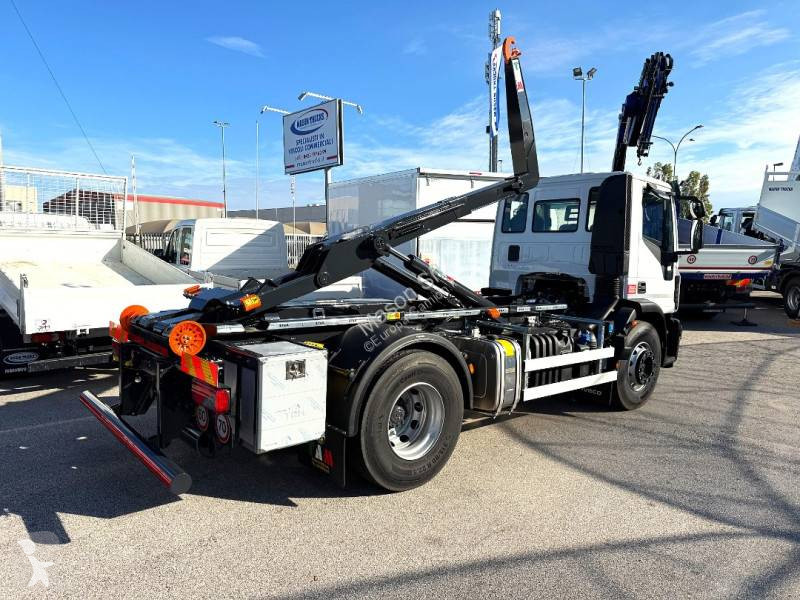 Iveco 180E32 truck