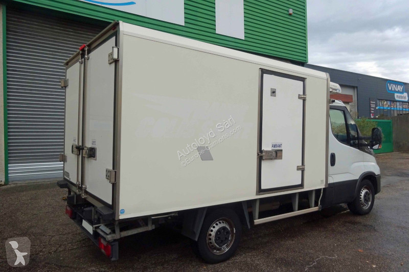 Iveco DAILY FRIGO 35S16 2,3D 156 BVA truck