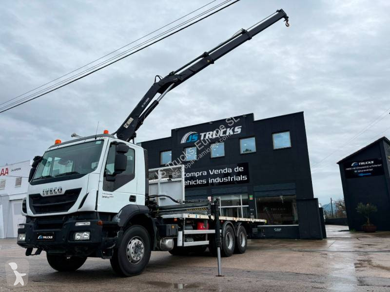 Teherautó Iveco 360
