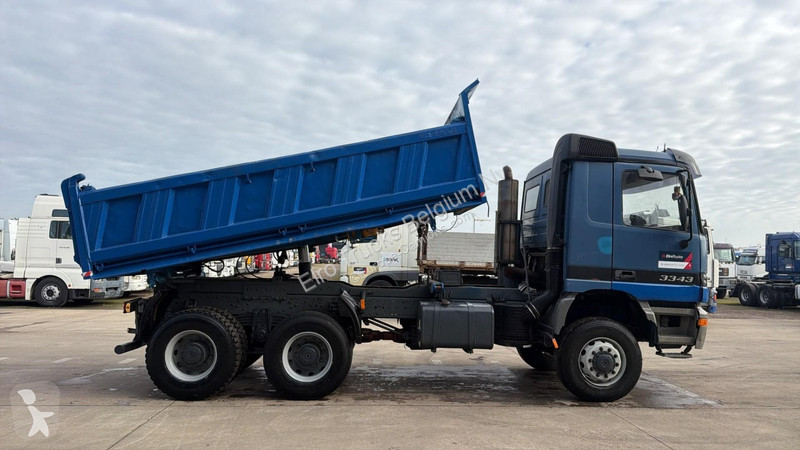 Teherautó Mercedes 3343 (6X6 / V6 / LAMES /...
