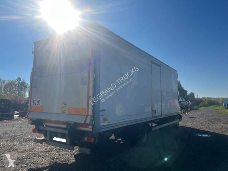 Teherautó Iveco 100 E 19