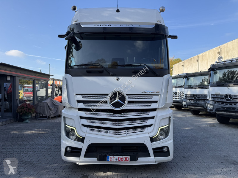 Teherautó Mercedes MP5 2551 6X2 Kran Fassi F185