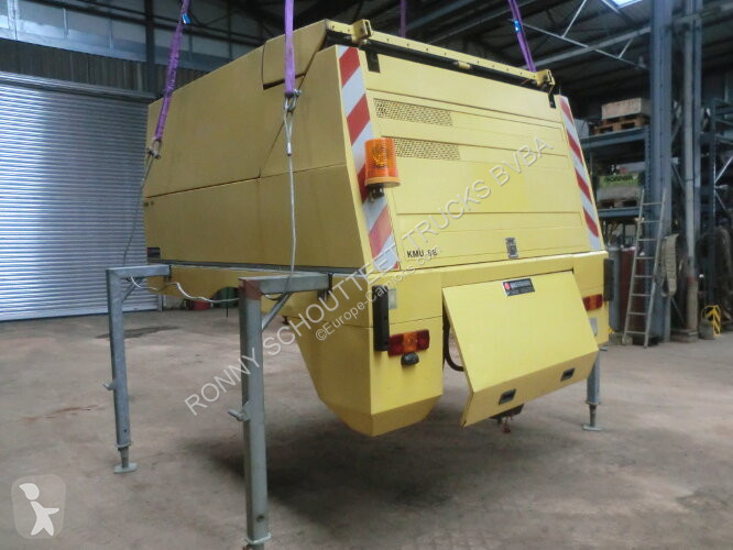 Vrachtwagen Unimog AUGL Kehrmaschine KMU88H...