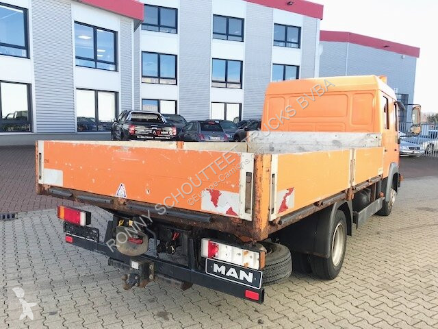 Camión MAN LE 8.185 LC Doka 4x2 BB LE 8.185 LC...