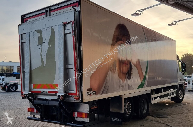 Kamion Mercedes Actros 2532 L 6x2 Actros 2532 L...