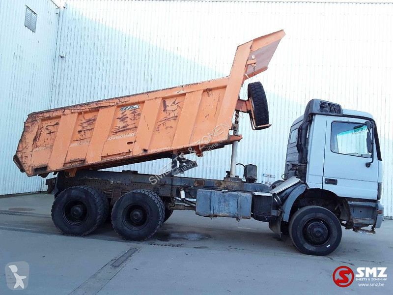 Vrachtwagen Mercedes 3340 6x6