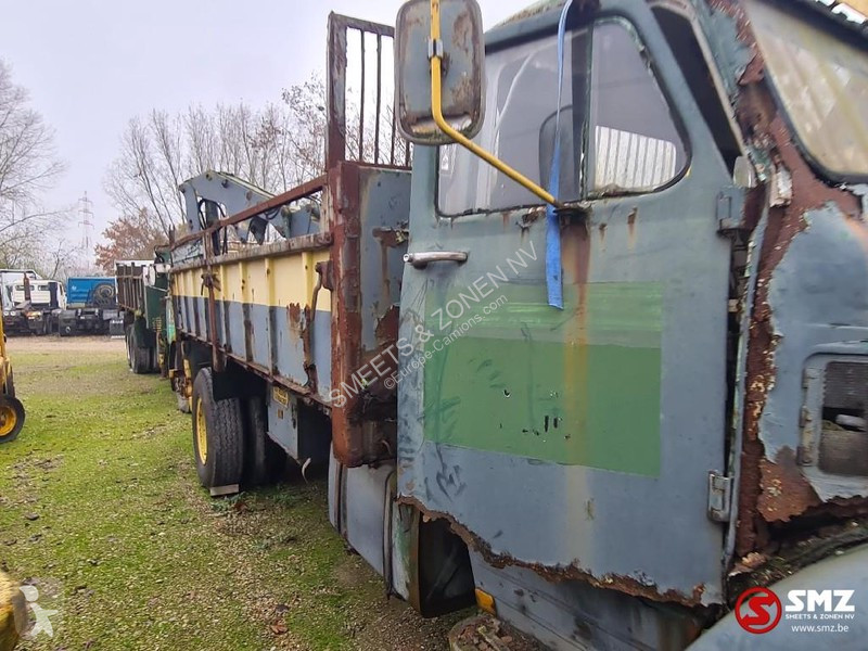 Vrachtwagen Scania 110 rotten-not running