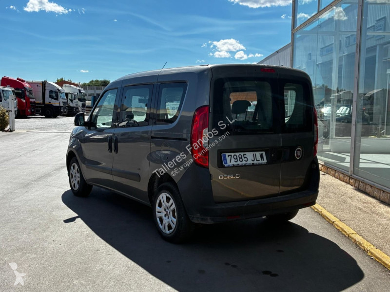 عربة نفعية Fiat Doblo