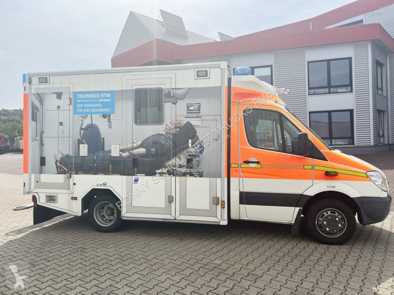Véhicule utilitaire Mercedes Sprinter 516 CDI...