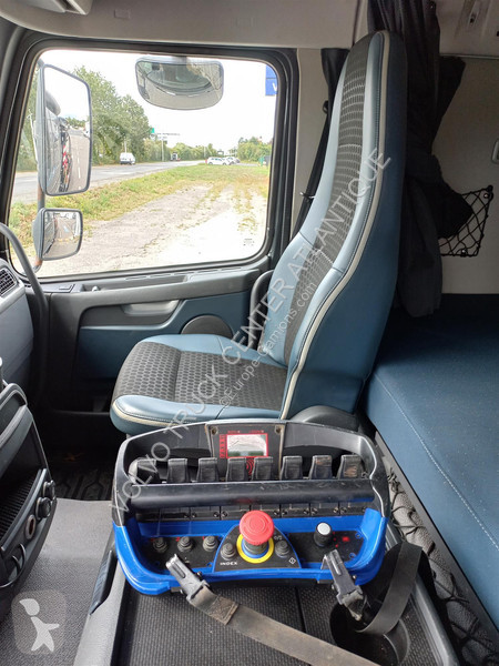 Volvo 8X4 truck