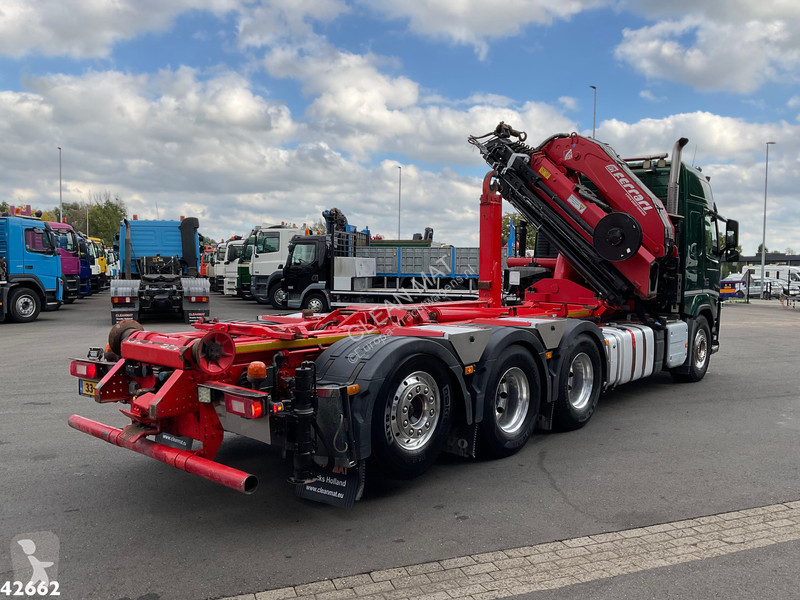 Kamion Volvo FM  8x4 TRIDEM Euro 6 32 Tonmeter...