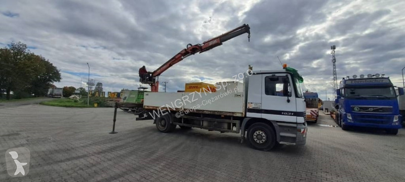 Camion Mercedes Pojazd ciężarowy Mercedes Benz...