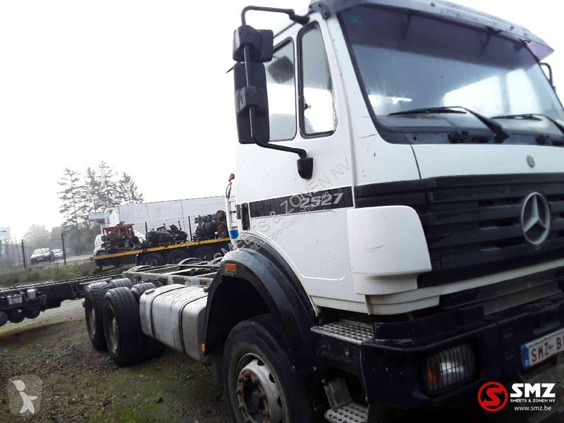 Kamion Mercedes 2527 6x4motor slecht