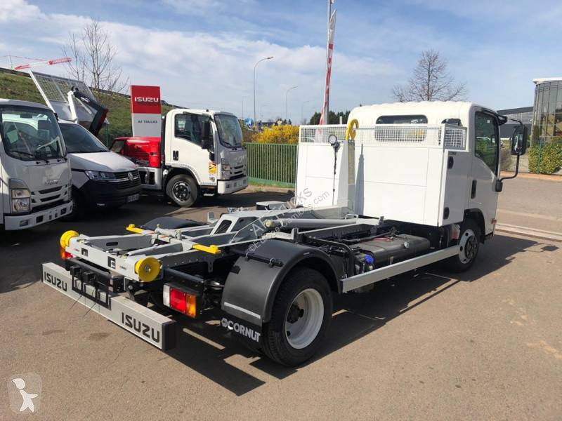 Un camion benne pour les îles ! - Cornut