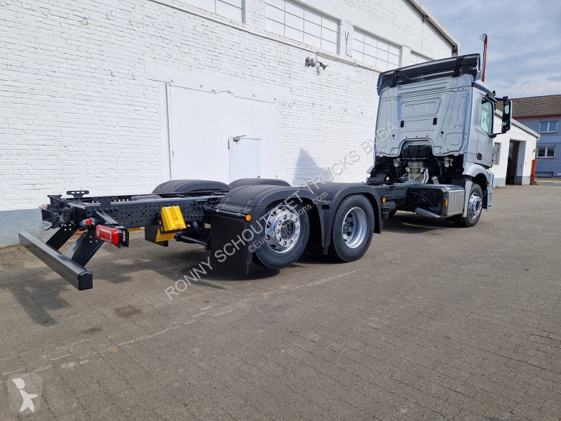 Kamion Mercedes Actros 2553 LL 6x2 Actros 2553...