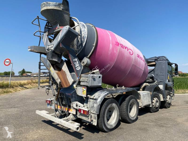 Bordeaux : Unibéton met en circulation son premier camion-toupie GNV