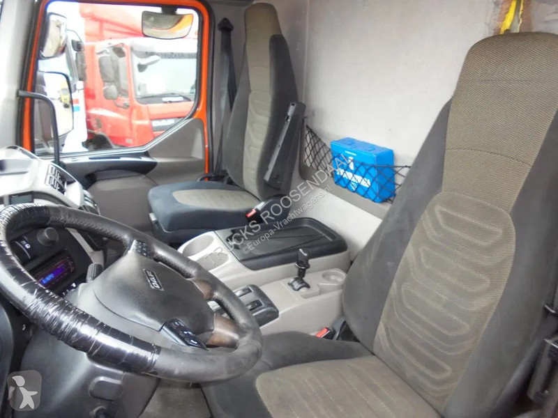Kamion DAF 210 + 12T + Euro 5 + Dhollandia Lift