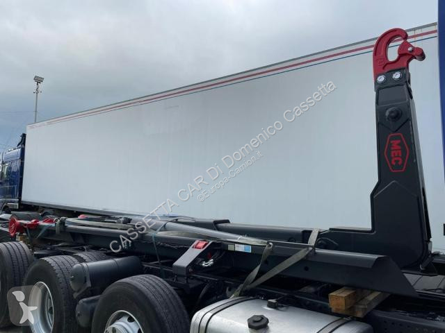 Kamion Iveco STRALIS ATTREZZATURA SCARRABILE...