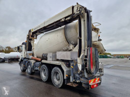 Used Volvo concrete truck FMX 500 8x4 Liebherr 9 m3 / Belt 12+4