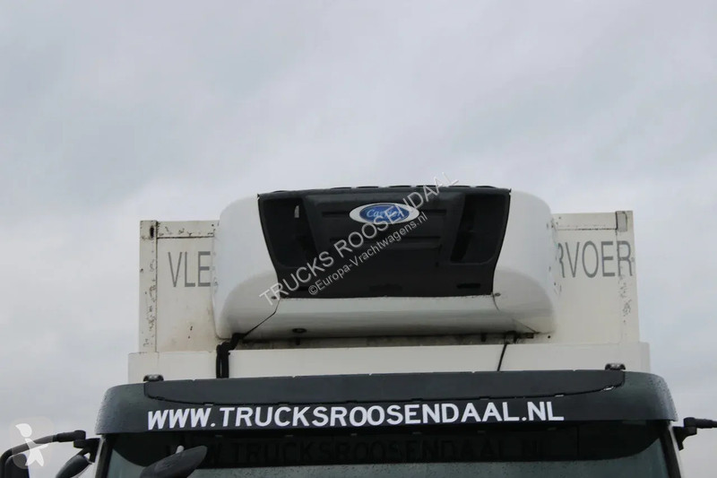Lastbil Volvo FMX 370 + EURO 5 + CARRIER + meat...