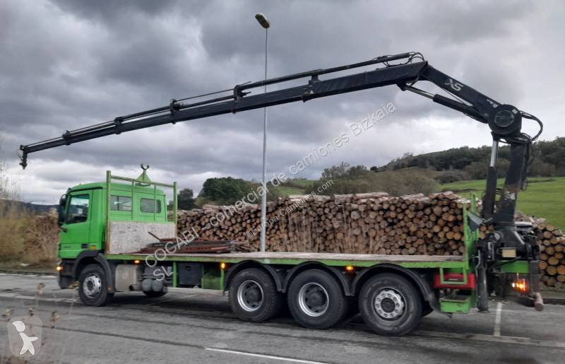 Camion Mercedes Con pluma