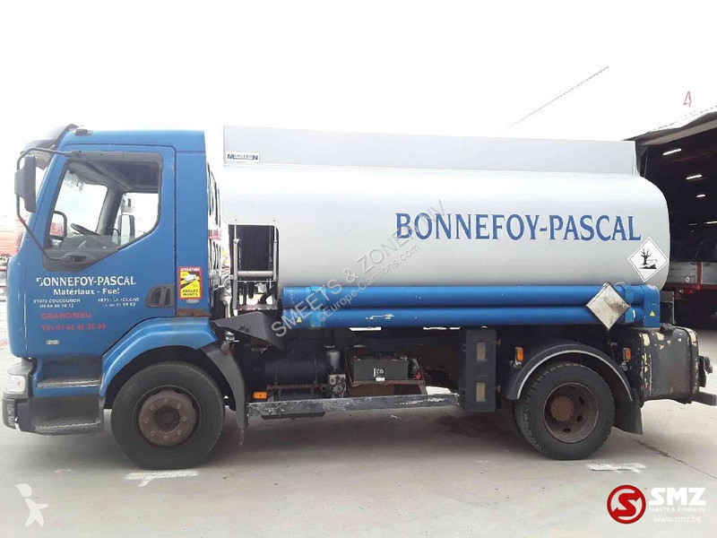 Kamion Renault 210 8000L manual pump
