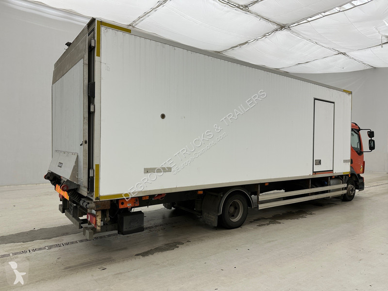 Camion Volvo 210