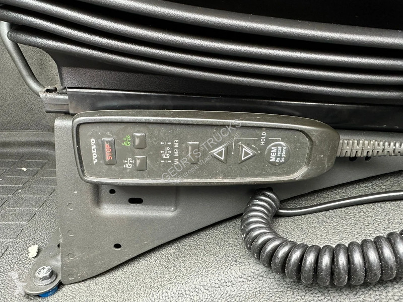 Kamion Volvo FMX 420 6X2 + PALFINGER PK...