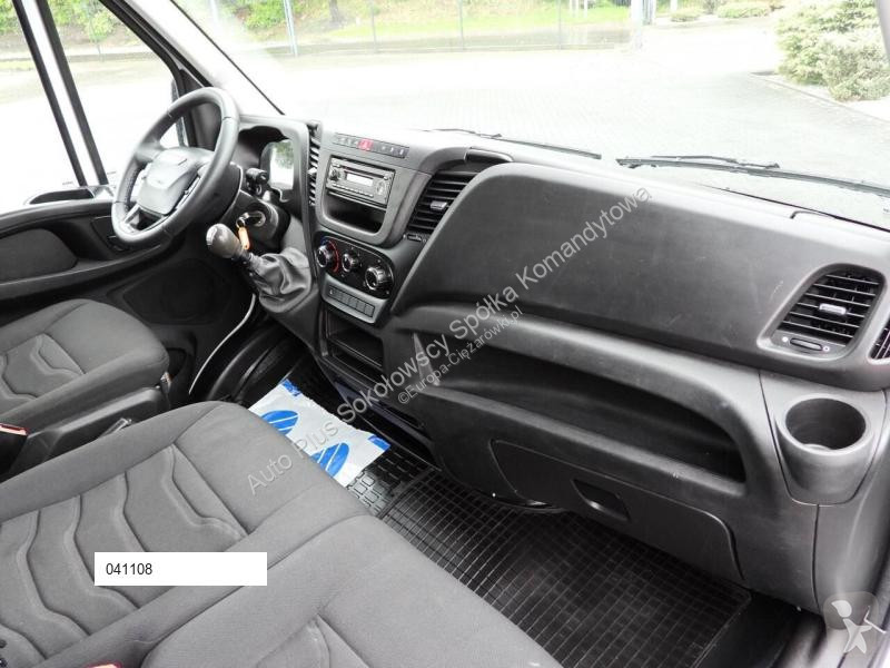 Veículo utilitário Iveco DAILY 35C13 WYWROTKA...