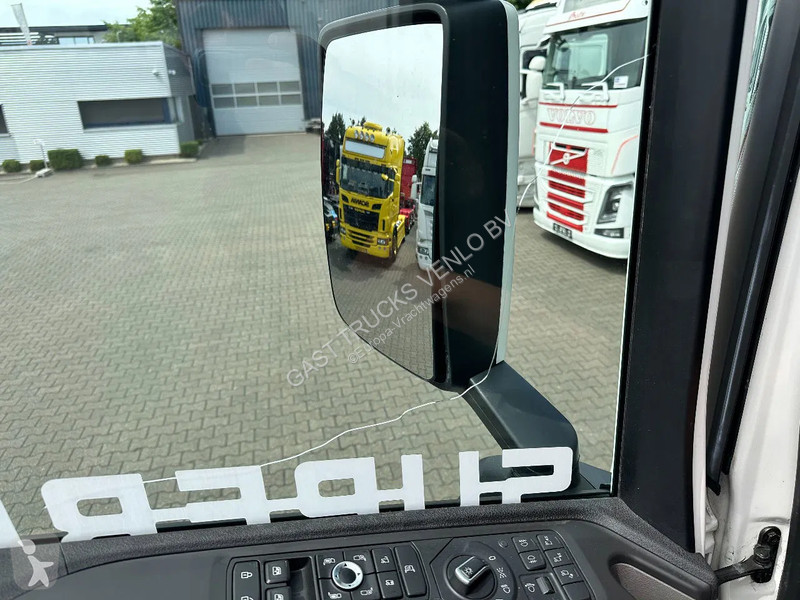 Kamion Scania R660 V8 6x4 or 6x2 Chassis with...