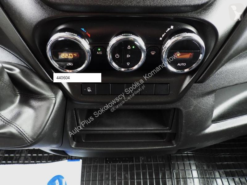 Véhicule utilitaire Iveco DAILY 35S18 PLANDEKA...