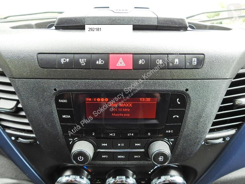 Véhicule utilitaire Iveco DAILY 70C18 PLANDEKA...
