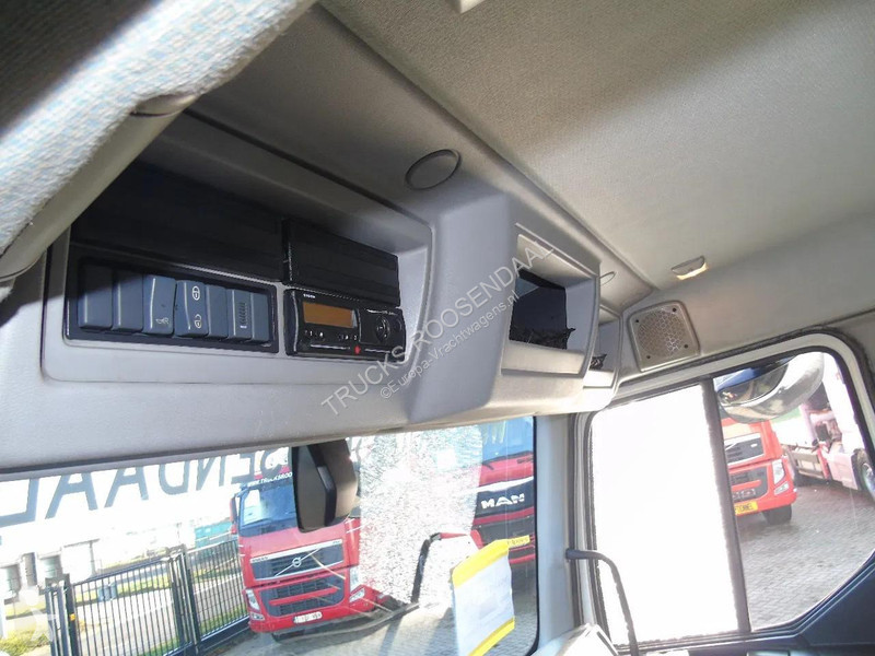 شاحنة Volvo 14.210 + ATP/FRC + CARRIER + LIFT +...