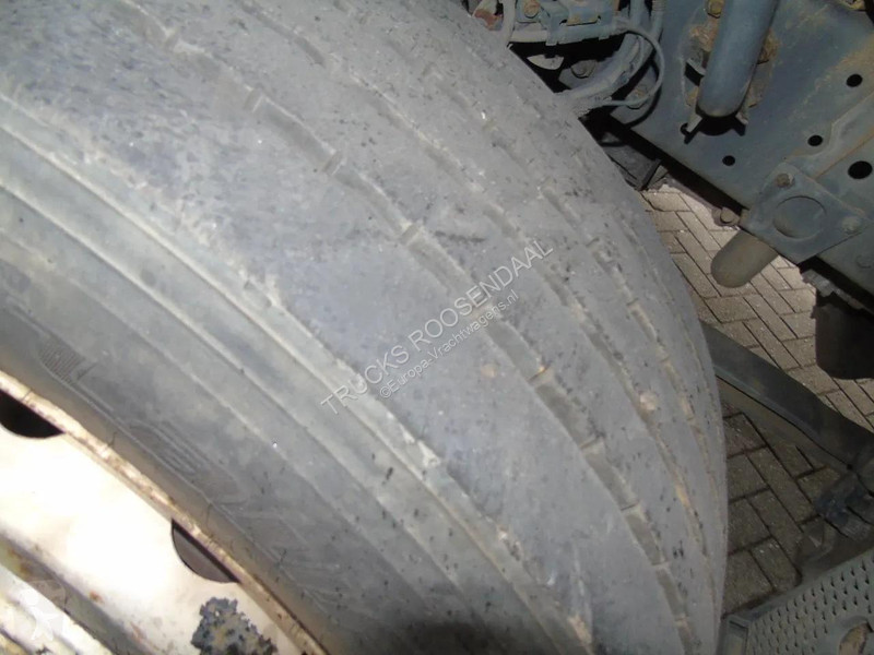 شاحنة Mercedes 2633 + 6x2 + euro 5 + manual