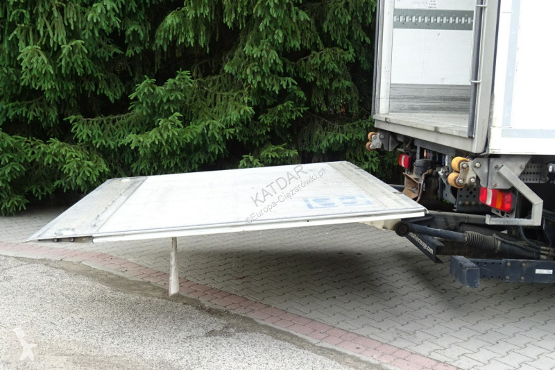 شاحنة Mercedes 2840 Syp euro 6 chłodni 3 osie...