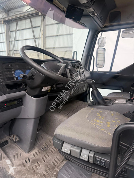شاحنة Renault 220 MEDISCHE VRACHTWAGEN /CAMION...