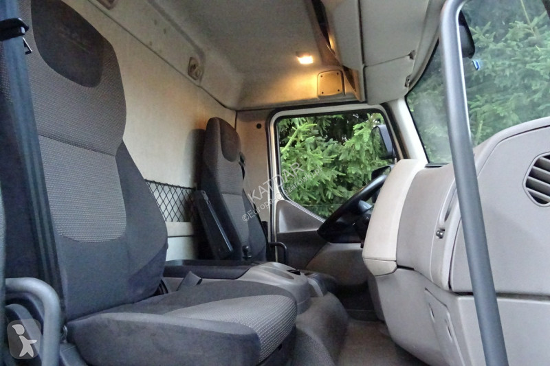 شاحنة DAF LF 220 Euro 6 kontener 18p winda...
