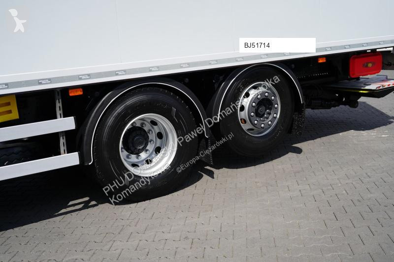 Ciężarówka Iveco / 420 / E 6 / KONTENER + WINDA...