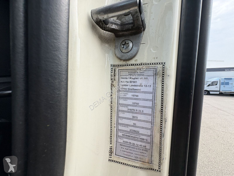 شاحنة Mercedes 2540...