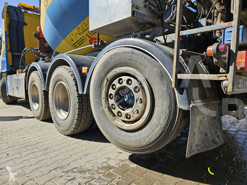 Betonárske zariadenie Volvo 480 8X4