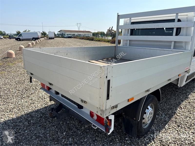 Camión Opel 2.2 103 KW DOKA Crew Cab Flatbed Truck