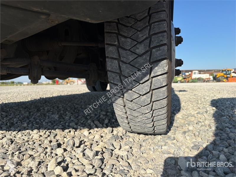 Furgoneta Iveco 35C17 Crew Cab Flatbed Truck