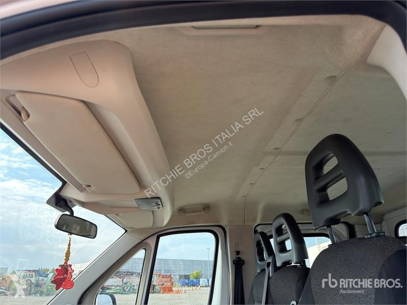 Kamion Fiat ducato Crew Cab Flatbed Truck