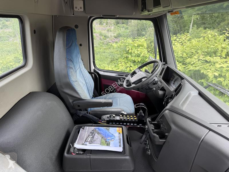 Volvo 420 truck